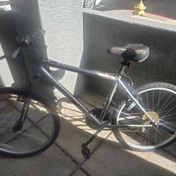 Women's Diamondback Mountain Bike