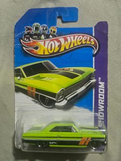 Hot Wheels Showroom Green Muscle Car Die-Cast