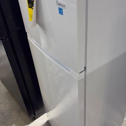 Impecca Top Freezer Refrigerator 