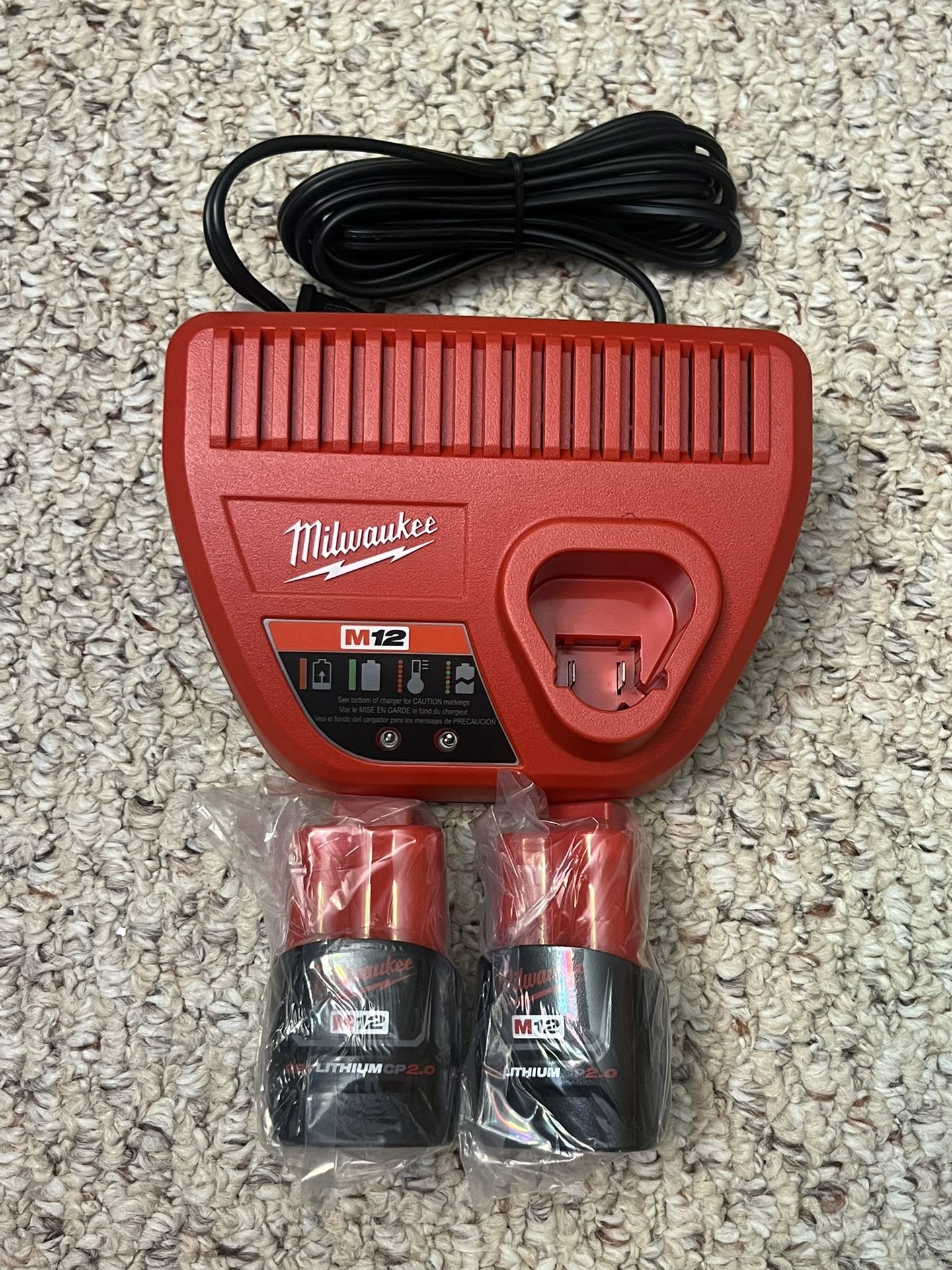 *NEW* Milwaukee M12 CP2.0 (2-pack) battery & Charger