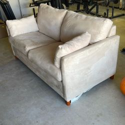 Ashley Couch W/pull Out Mattress 