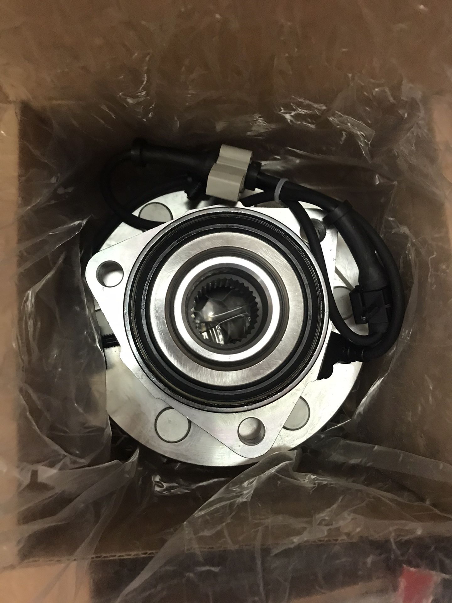 99-07 Chev & GMC 1500 wheel hub assembly
