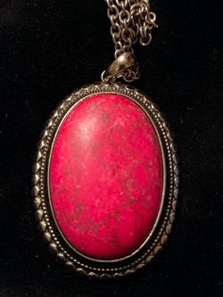Vintage Large Red Marbled Stone Cabochon in Gold-Tone Pendant