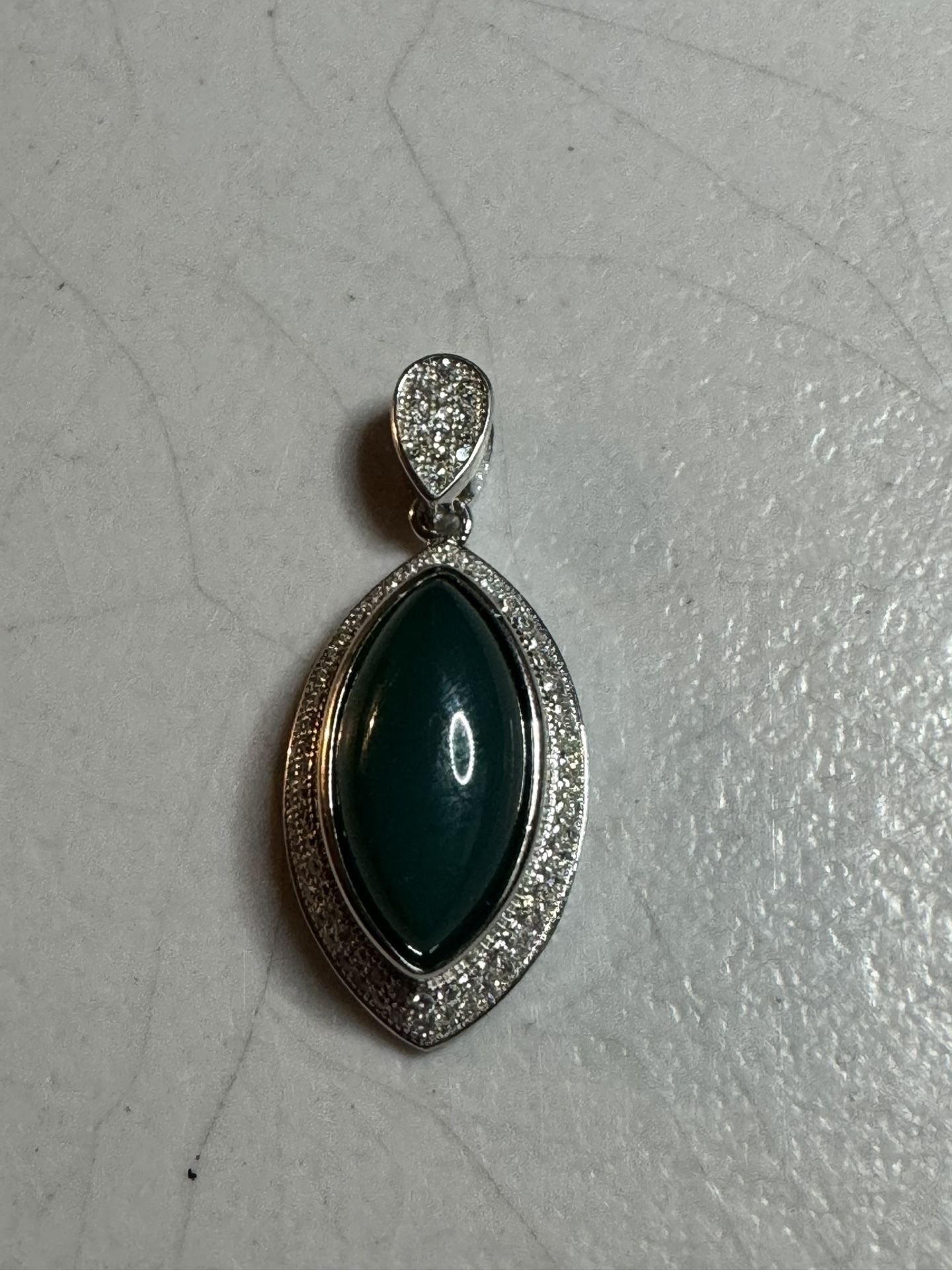 Vintage 925 Oval Pendant