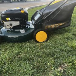 LAWN MOWER CRAFTSMAN   6.50 HORSEPOWER   START UP ON FIRST PULL  IN VERY GOOD CONDITION 