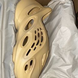 Adidas Yeezy Foam RNR *Desert Sand*