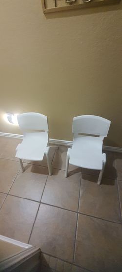 2 kids chairs