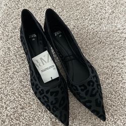 Zara Black Kitten Heels. 7-7.5