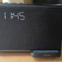 iHome iBTW390 Bluetooth Dual Alarm Clock Speaker USB Qi Wireless Charging
