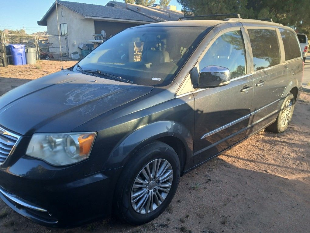 2014 Chrysler Town & Country