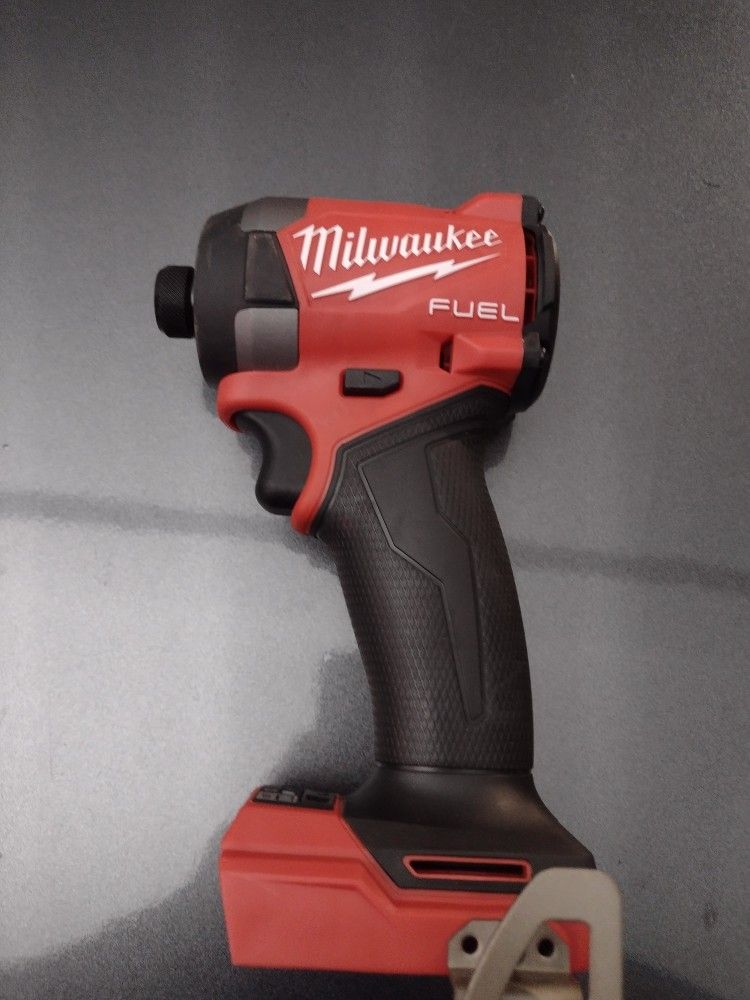 Milwaukee Impact Drill Fuel New M18