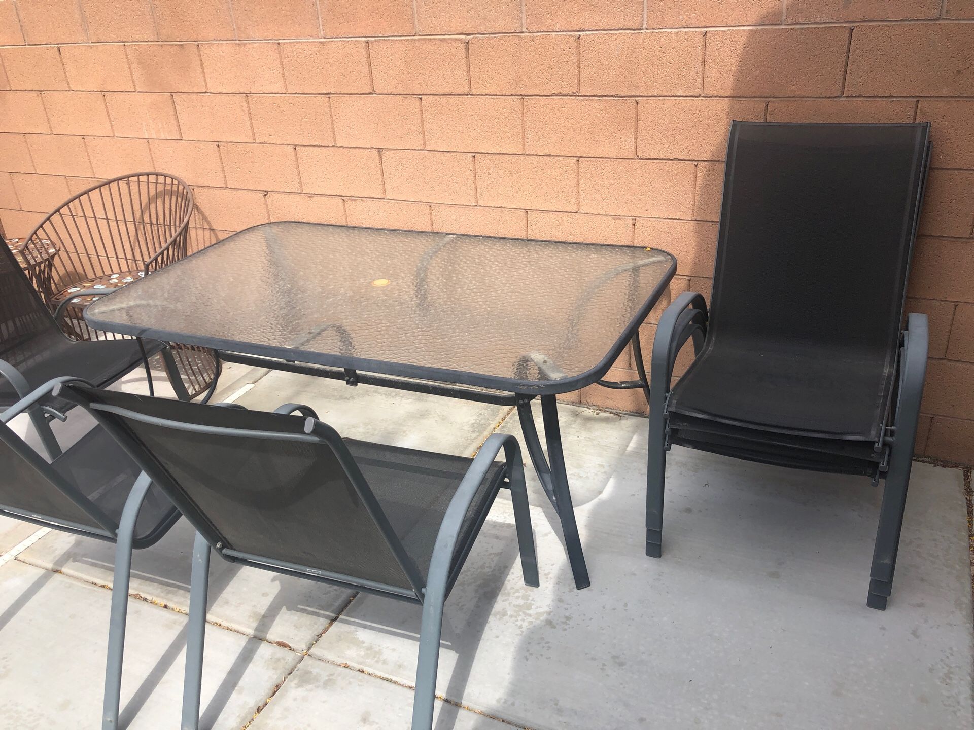 Patio furniture. Table and 6 chairs