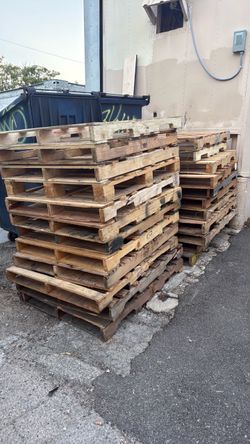25 Grade A Pallets