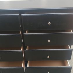 Dresser With 8 And 10 Drawers 499