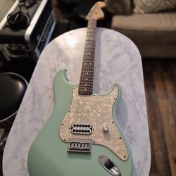 Fender Stratocaster, "Tom Delonge" with Fender Gig Bag 