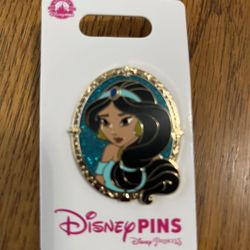 2023 Disney Parks Jasmine Princess photo Frame  Collection Pin.  Brand new on original card.  Smoke free home 