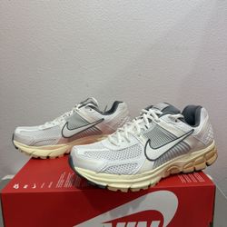 Nike Zoom Vomero 5 shoe FJ2028-101