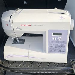 Singer Fashionmate