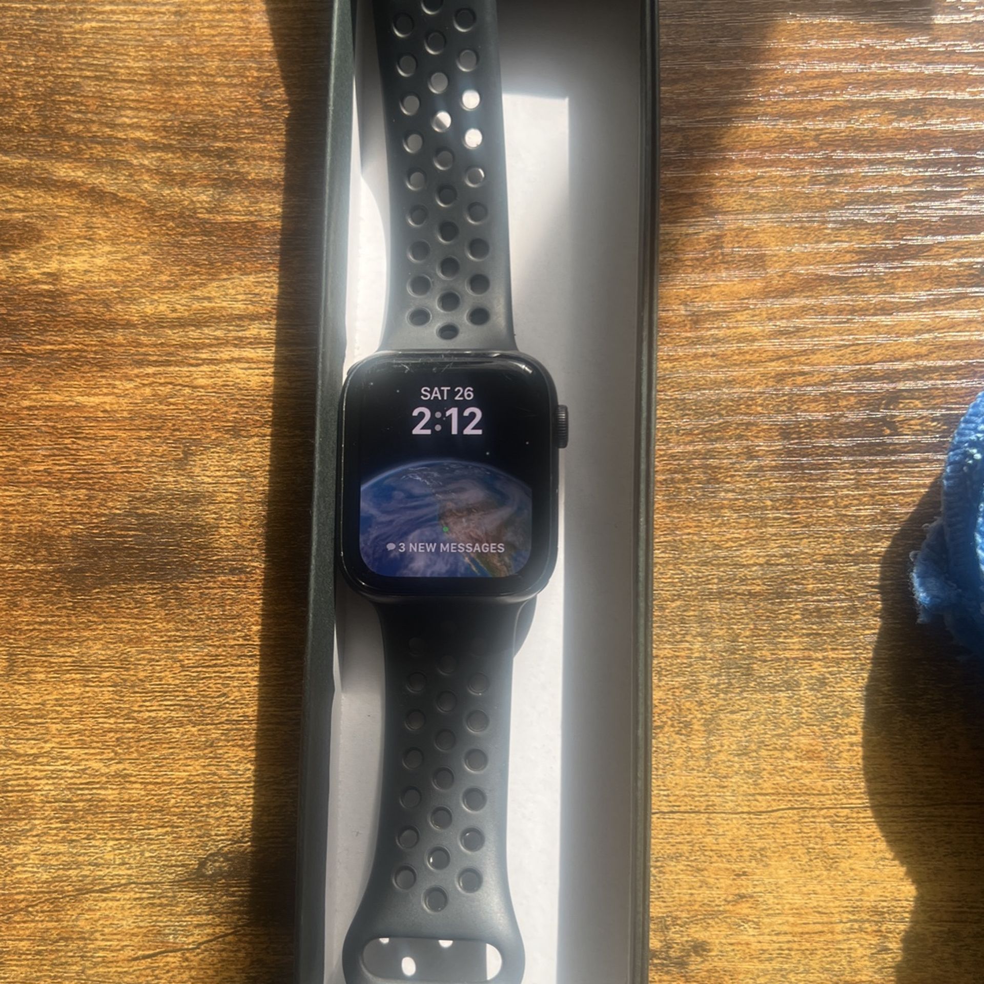 $100 SERIES 5 NIKE APPLE WATCH