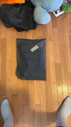 Black essentials shorts