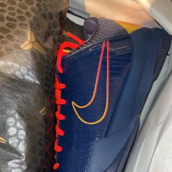 KOBE 5 PROTRO CAITLIN CLARK 