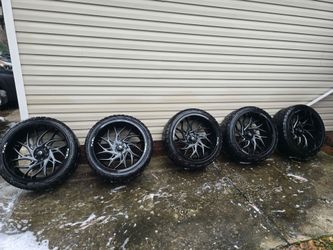 Nearly new wheels and tire