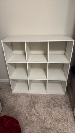 White cube storage