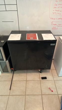 AVANTI & FRIGIDAIRE CHEST FREEZERS 