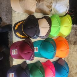 14 Customizable Hats