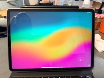 iPad Pro 11 inch with Smart Keyboard and pencil