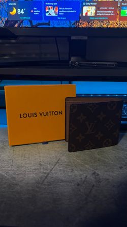 🏷️ Louis Vuitton Monogram Men's Wallet