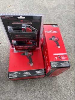 Milwaukee Drill Set with Battery New