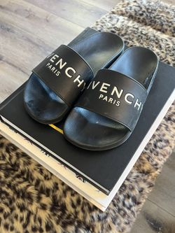 🖤🤎⭐️ Authentic Givenchy Slides 🖤🤎⭐️
