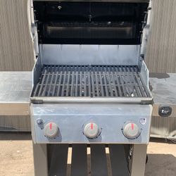 Weber Spirit E-310 BBQ Grill 3 Burners Propane For Sale