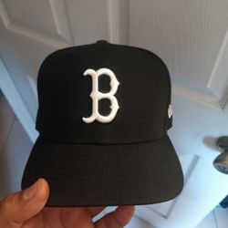 7 1/2 Boston Red Sox Black And White