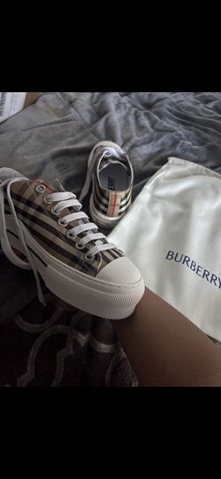 Burberry Shoes Size 6
