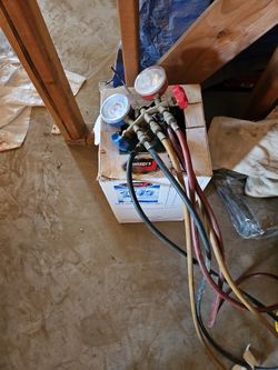 JB Guages and Tracerline TP-1127 Leak Detection Kit.