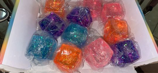 Squishy cubes glitter
