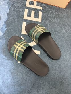 BURBERRY Beige Check Pool Slides