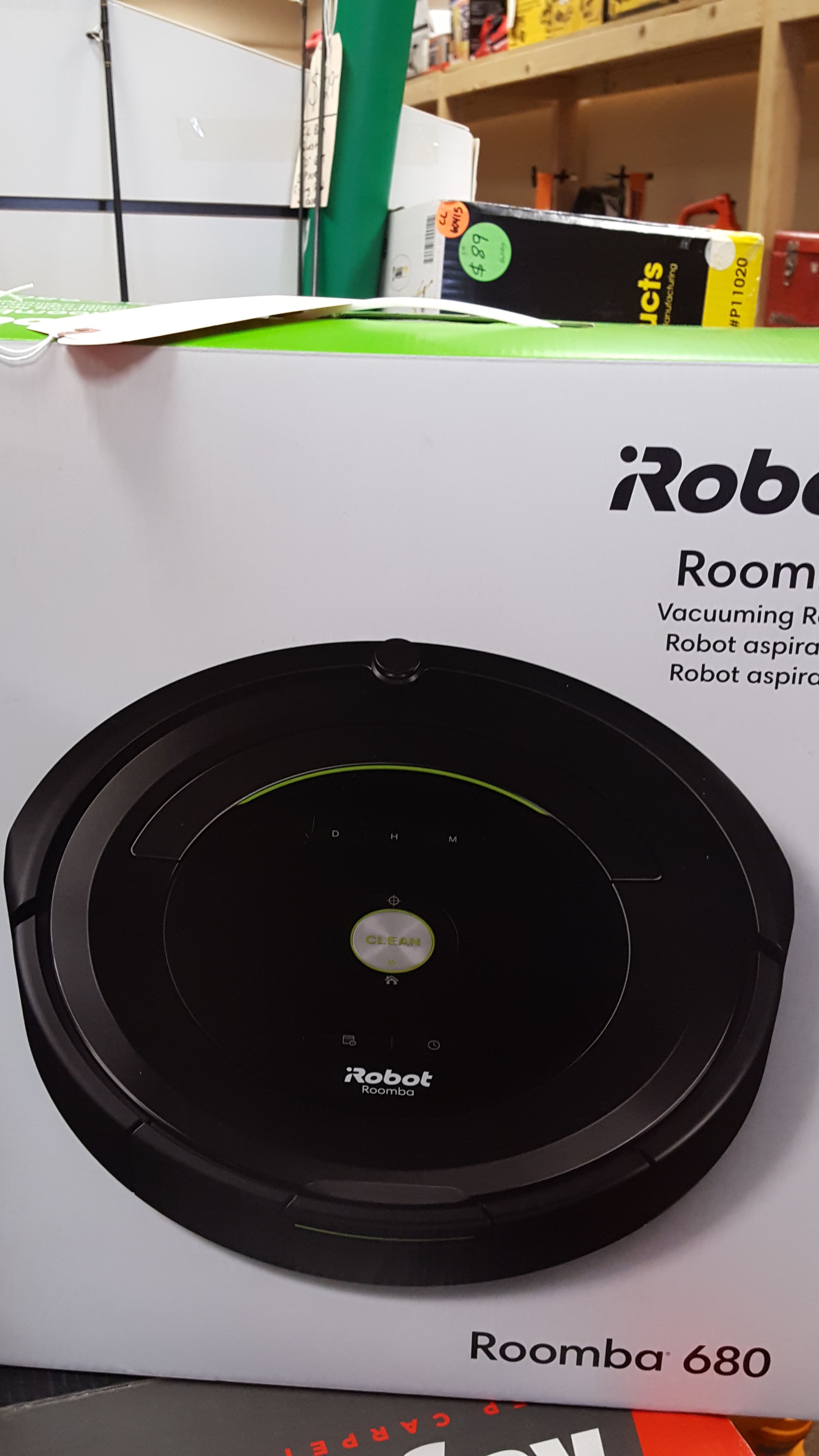 NEW Irobot Roomba 680 Vacuum Robot