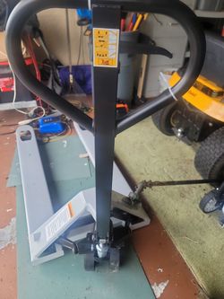 Pallet jack