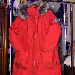 NWOT Lands' End Women's Red Hooded with Fur Parka size Large