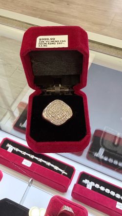 Size 11.5 10kt Mens Cluster Ring 1.07ctw 12.4g