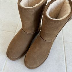 Bearpaw Boots Size 10 - 11