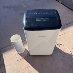 Honeywell Smart Air Conditioner & Dehumidifier WiFi Enabled  14.000 BTU