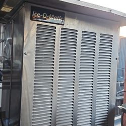 Ice O Matic Ice Maker (1000 Pounds Nugget Ice)