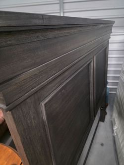 COMPLETE Queen Bed Set - Casper Mattress + Solid Wood Headboard