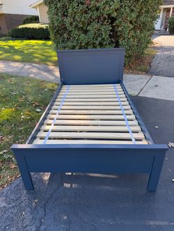 Twin bed for kids