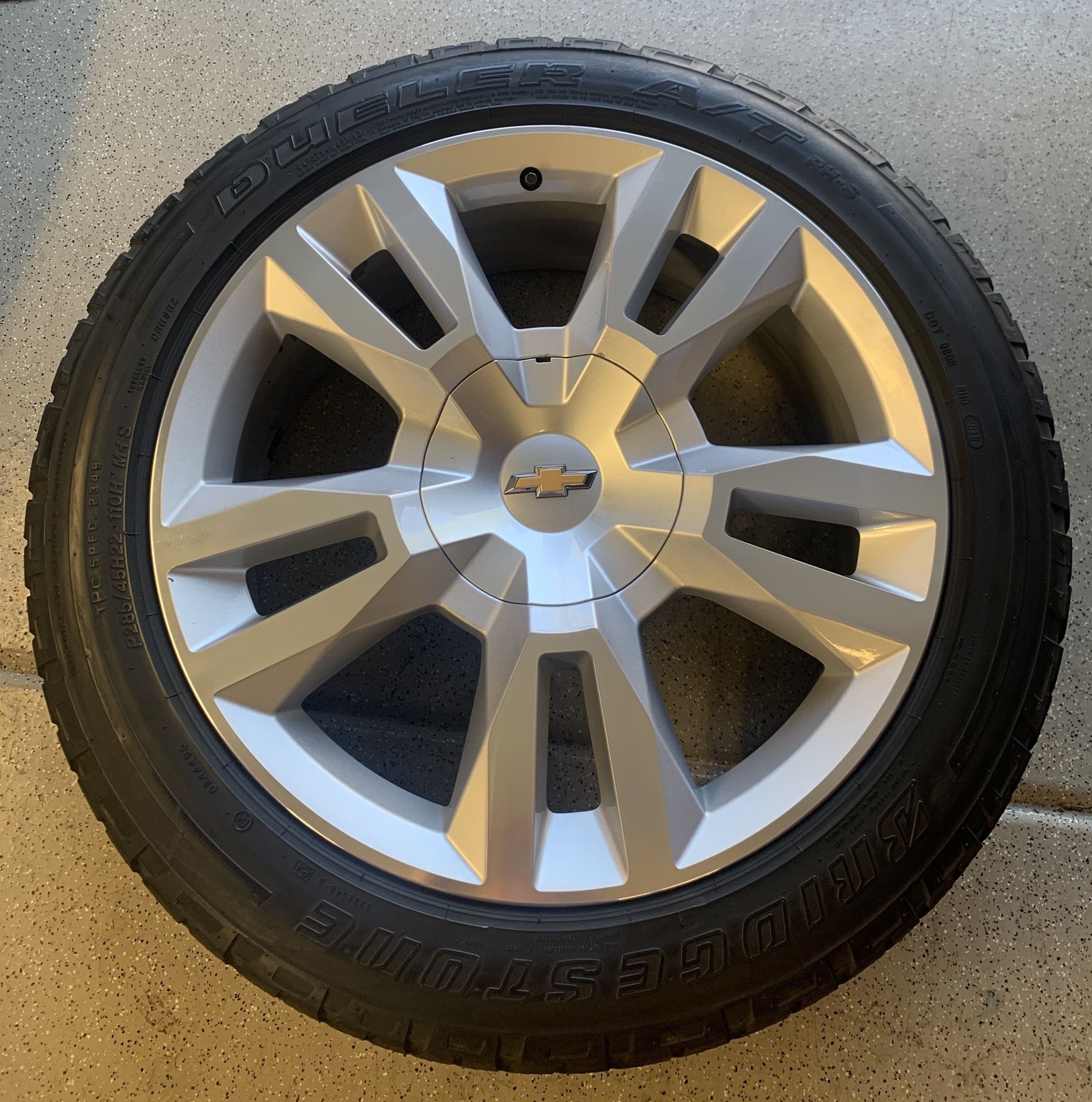 RARE! 2019-2020 CHEVROLET 22" PREMIER WHEELS AND TIRES