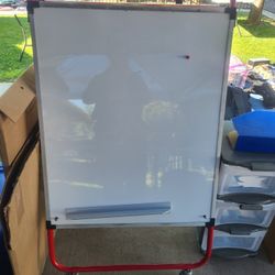 EXCELLENT CONDITION! White Board/Felt Pin Board with Stand